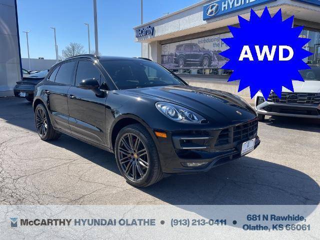 2016 Porsche Macan Turbo AWD photo