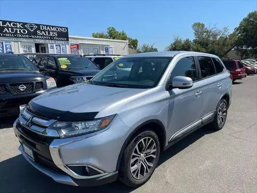 2017 Mitsubishi Outlander SE FWD photo