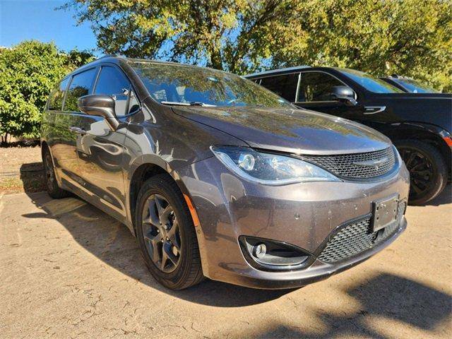 2019 Chrysler Pacifica Minivan Touring L FWD photo