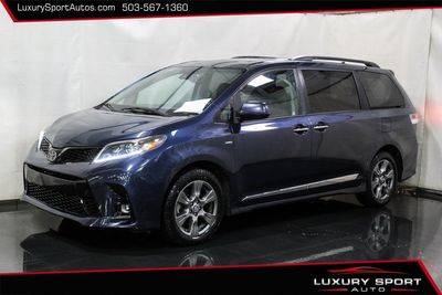 2019 Toyota Sienna SE Premium AWD photo