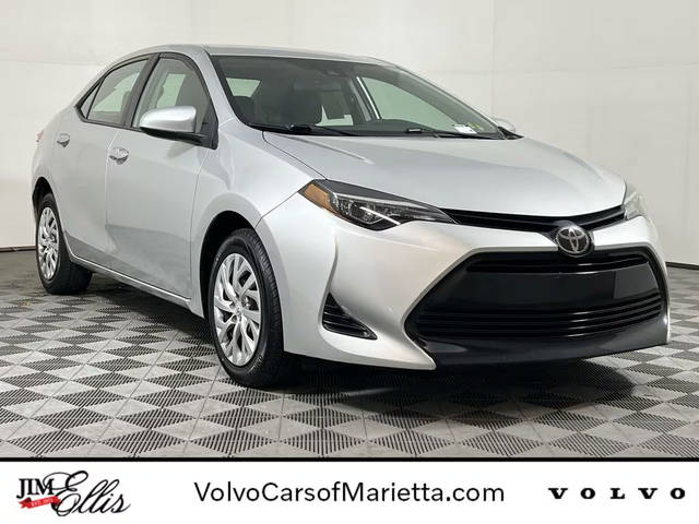 2019 Toyota Corolla LE FWD photo