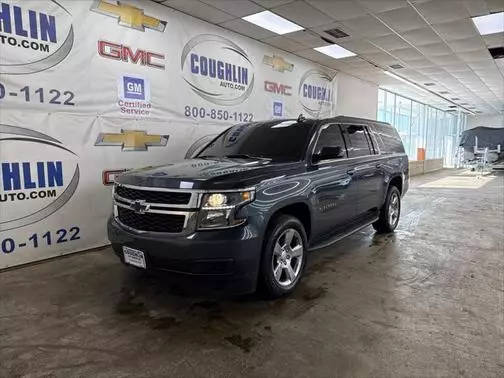 2019 Chevrolet Suburban LT 4WD photo