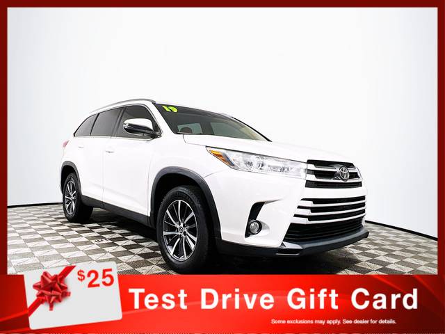 2019 Toyota Highlander XLE FWD photo