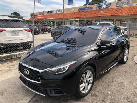 2018 Infiniti QX30 Luxury FWD photo