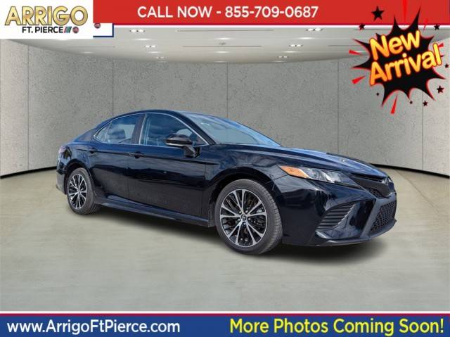 2019 Toyota Camry SE FWD photo