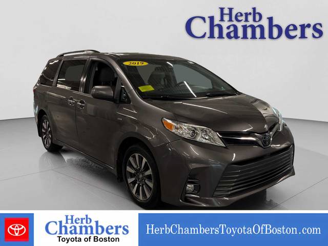 2019 Toyota Sienna XLE AWD photo