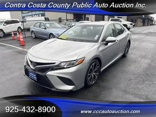 2019 Toyota Camry SE FWD photo