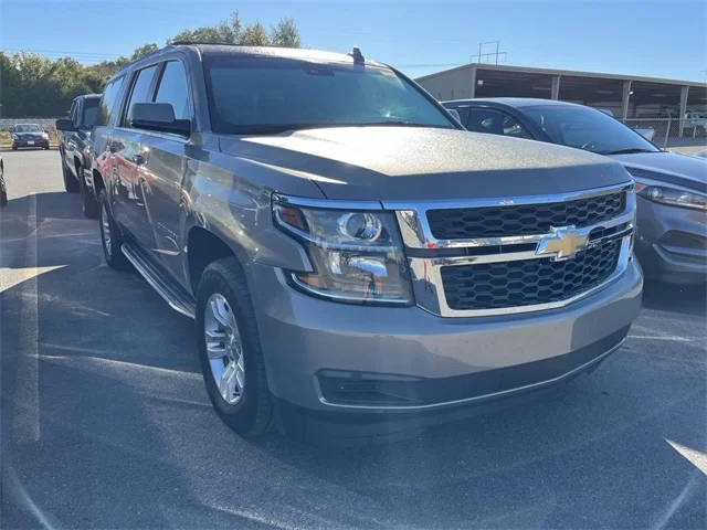 2019 Chevrolet Suburban LT RWD photo