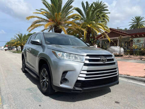 2019 Toyota Highlander LE FWD photo