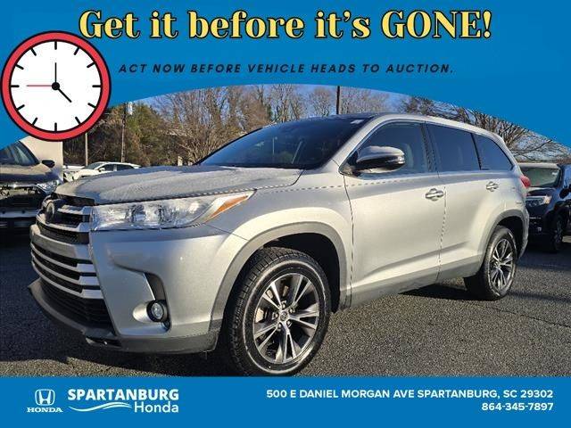 2019 Toyota Highlander LE Plus FWD photo