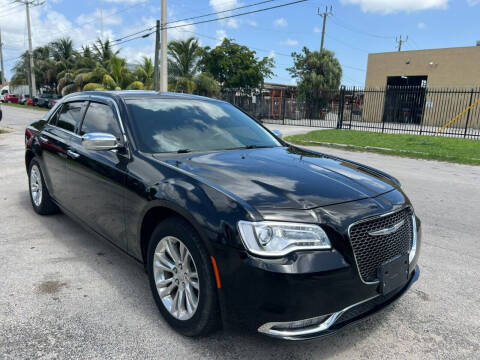 2017 Chrysler 300 300C RWD photo