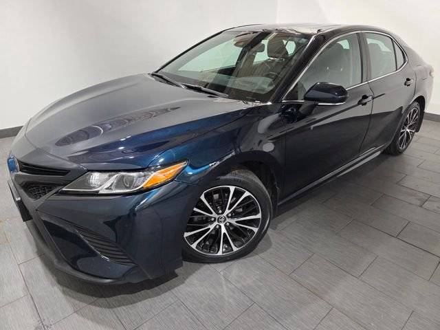 2019 Toyota Camry SE FWD photo