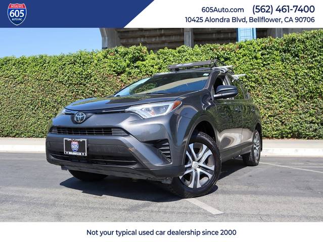 2018 Toyota RAV4 LE AWD photo