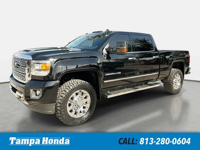 2019 GMC Sierra 2500HD Denali 4WD photo