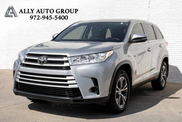 2019 Toyota Highlander LE FWD photo