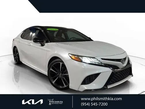 2019 Toyota Camry XSE FWD photo