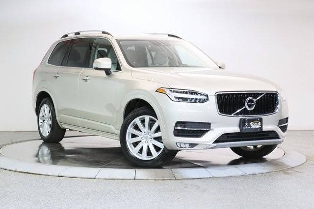 2016 Volvo XC90 T6 Momentum AWD photo