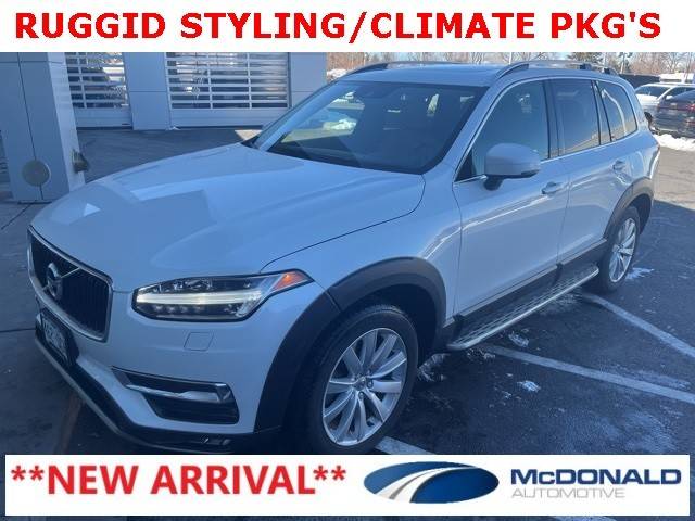 2016 Volvo XC90 T6 Momentum AWD photo