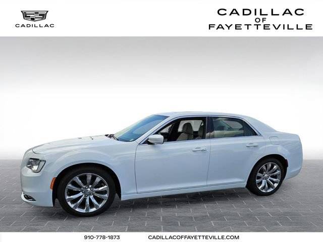 2019 Chrysler 300 Touring L RWD photo