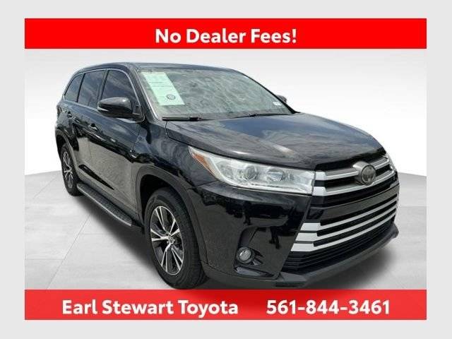 2019 Toyota Highlander LE Plus FWD photo
