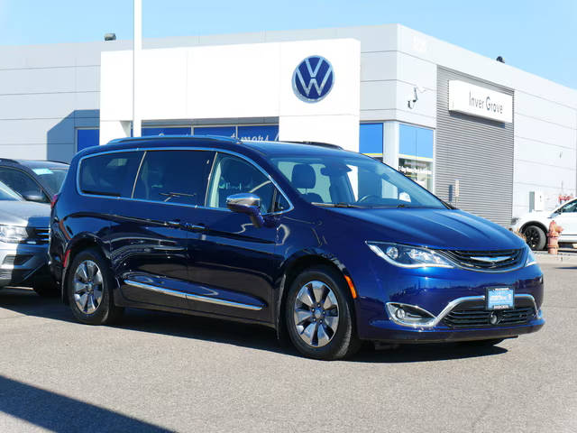 2019 Chrysler Pacifica Minivan Hybrid Limited FWD photo