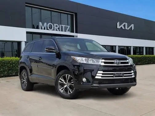 2019 Toyota Highlander LE Plus FWD photo