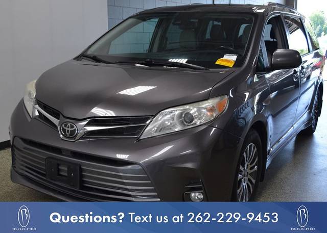 2019 Toyota Sienna XLE Premium FWD photo