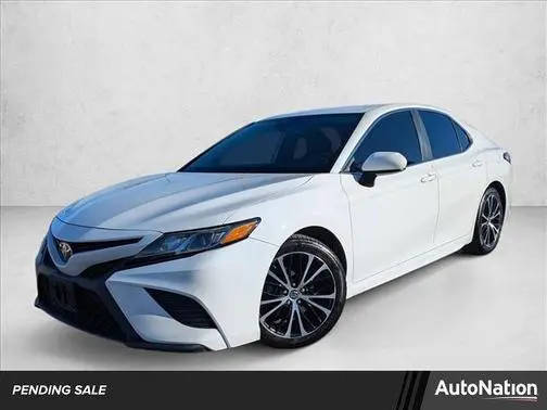 2019 Toyota Camry SE FWD photo