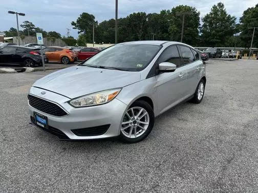 2017 Ford Focus SE FWD photo