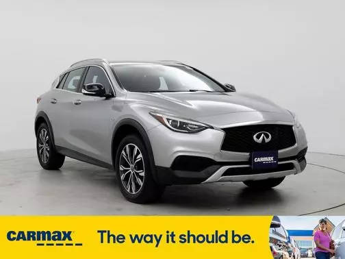 2018 Infiniti QX30 Luxury AWD photo