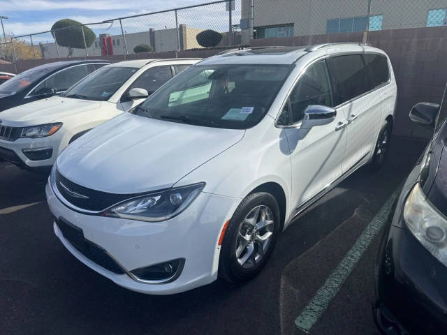 2018 Chrysler Pacifica Minivan Limited FWD photo