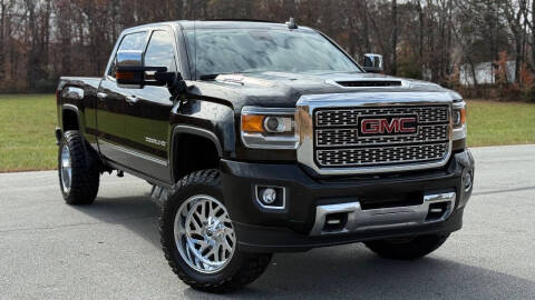 2019 GMC Sierra 2500HD Denali 4WD photo