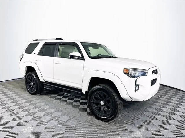 2019 Toyota 4Runner SR5 4WD photo