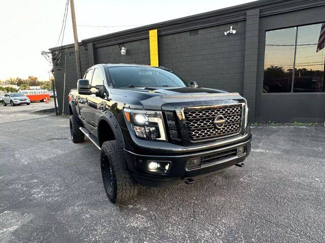 2019 Nissan Titan XD SL 4WD photo
