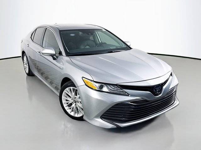 2019 Toyota Camry Hybrid XLE FWD photo