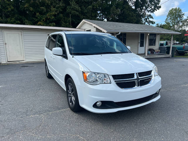 2017 Dodge Grand Caravan SXT FWD photo