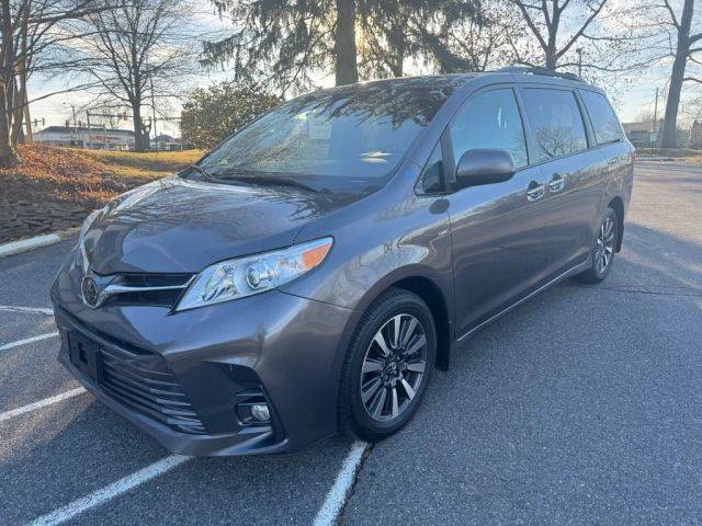 2019 Toyota Sienna XLE Premium AWD photo