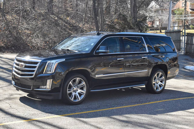 2019 Cadillac Escalade ESV Luxury 4WD photo