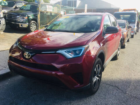 2018 Toyota RAV4 LE FWD photo