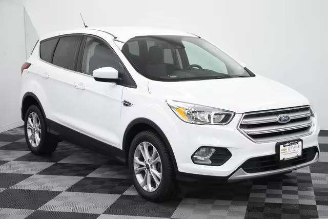 2019 Ford Escape SE FWD photo