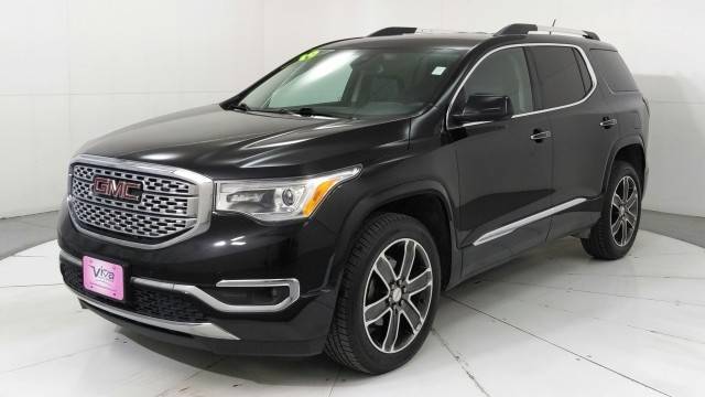 2019 GMC Acadia Denali FWD photo