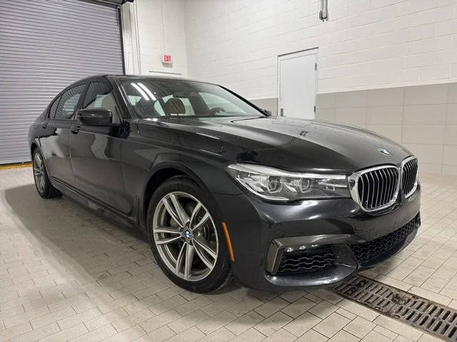 2019 BMW 7 Series 740i xDrive AWD photo