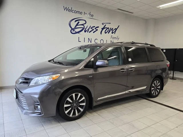 2019 Toyota Sienna XLE Premium AWD photo