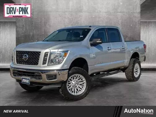 2019 Nissan Titan SV 4WD photo