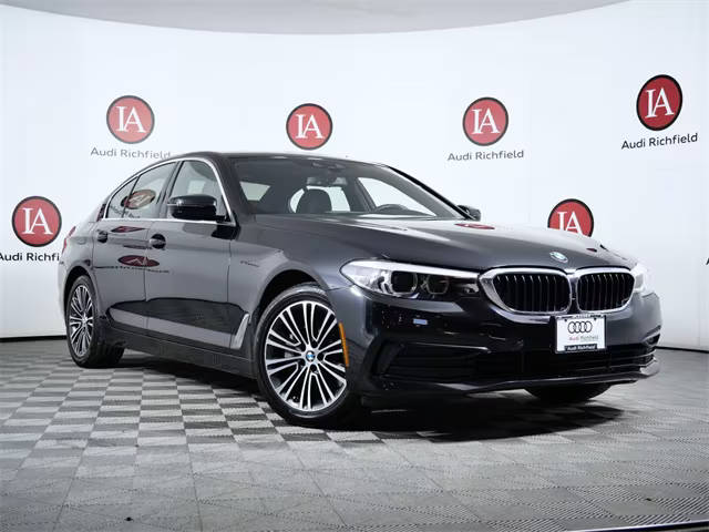 2019 BMW 5 Series 530i xDrive AWD photo