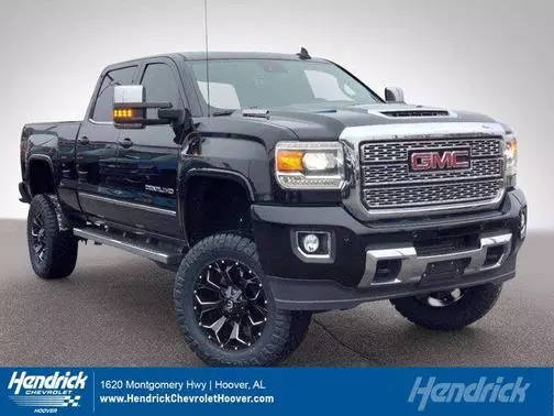 2018 GMC Sierra 2500HD Denali 4WD photo