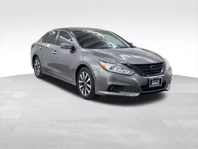 2017 Nissan Altima 2.5 SV FWD photo