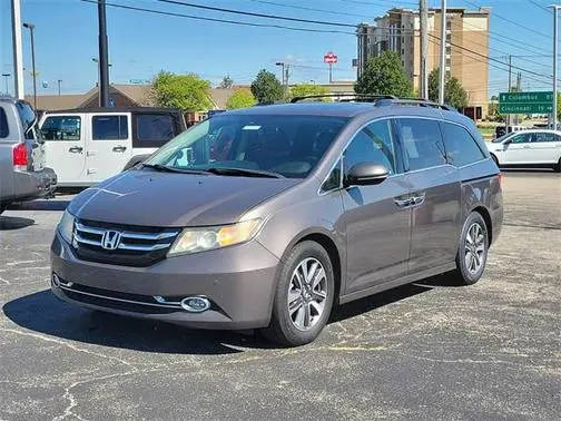 2016 Honda Odyssey Touring FWD photo