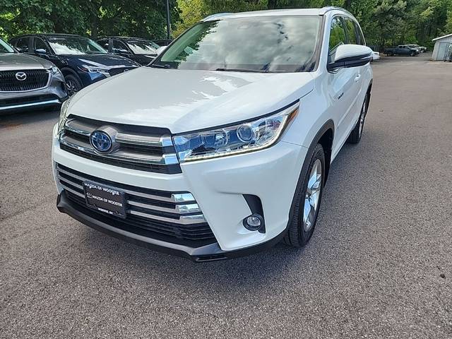 2019 Toyota Highlander Hybrid Limited AWD photo