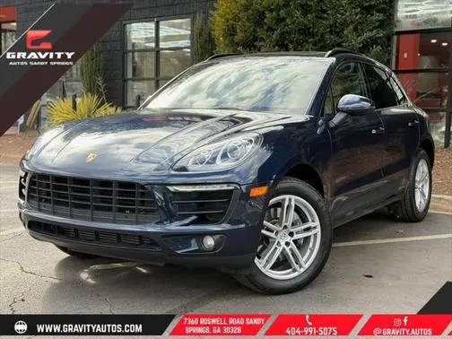 2018 Porsche Macan  AWD photo